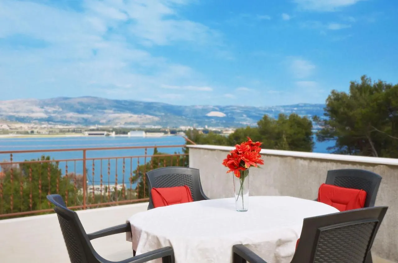 Apartments Nedjeljko Trogir 0*,