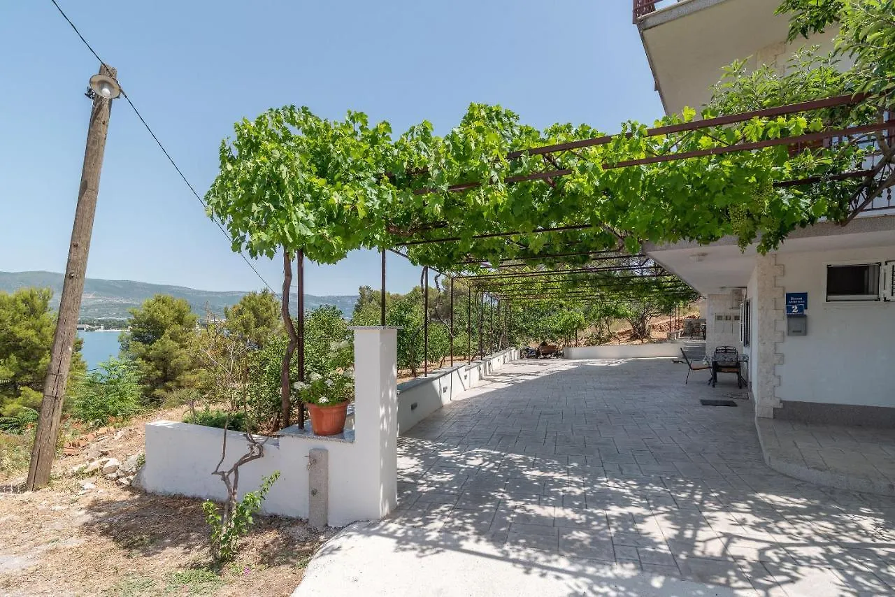 Apartments Nedjeljko Trogir 0*,