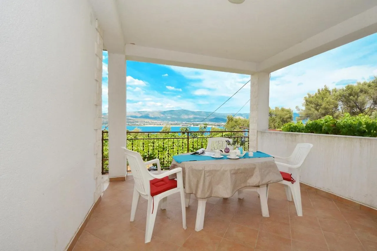 Apartments Nedjeljko Trogir