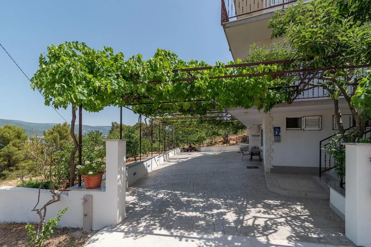 Apartments Nedjeljko Trogir