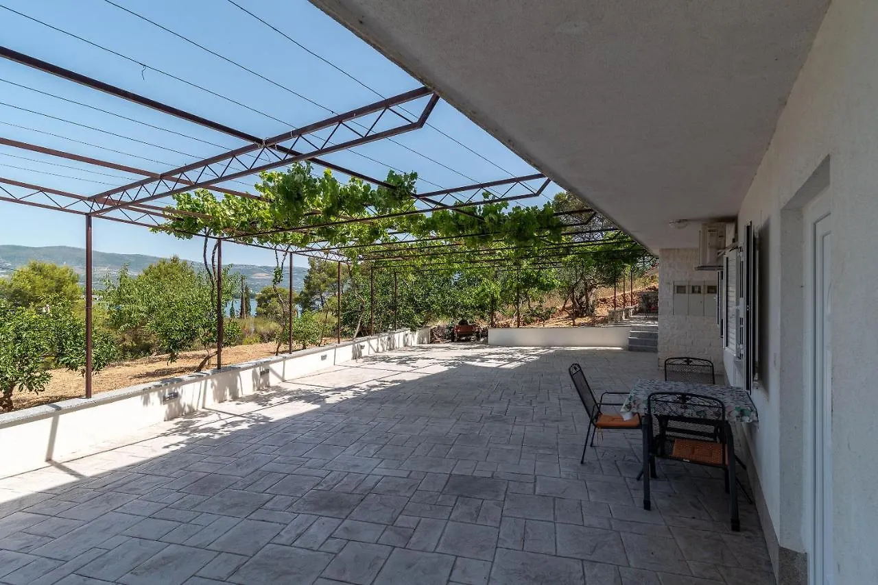Apartments Nedjeljko Trogir Croatia