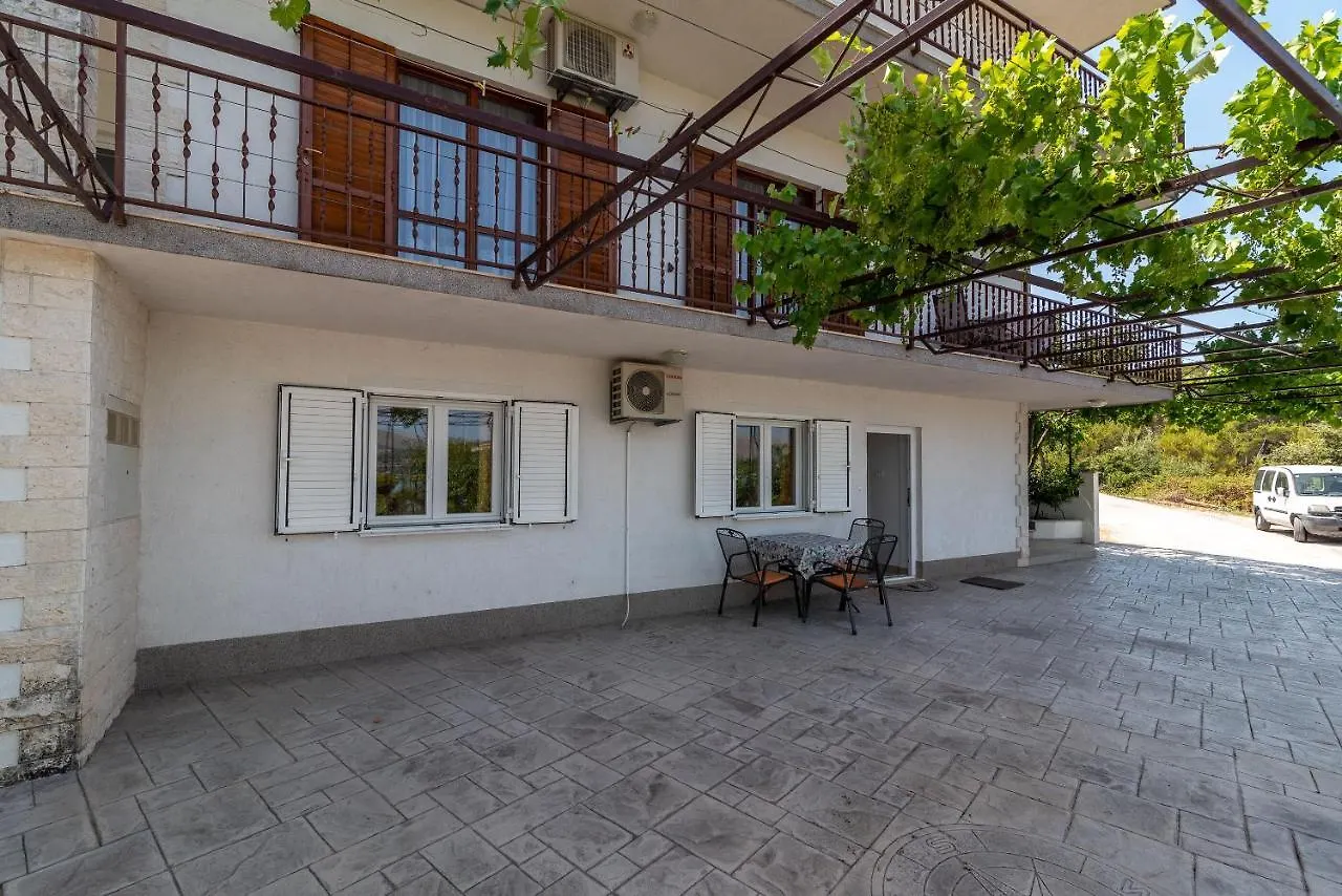 Apartments Nedjeljko Trogir Croatia