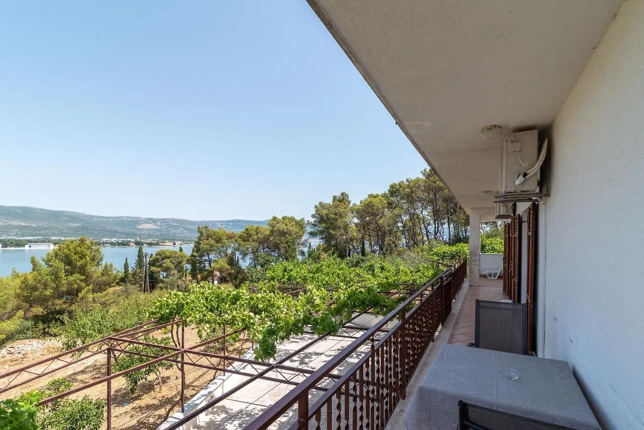Apartments Nedjeljko Trogir 0*,  Croatia